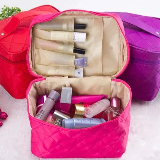 Trousse de Toilette Matelassée Grande Voyage Femme Violet – vue 2 – Yokabag