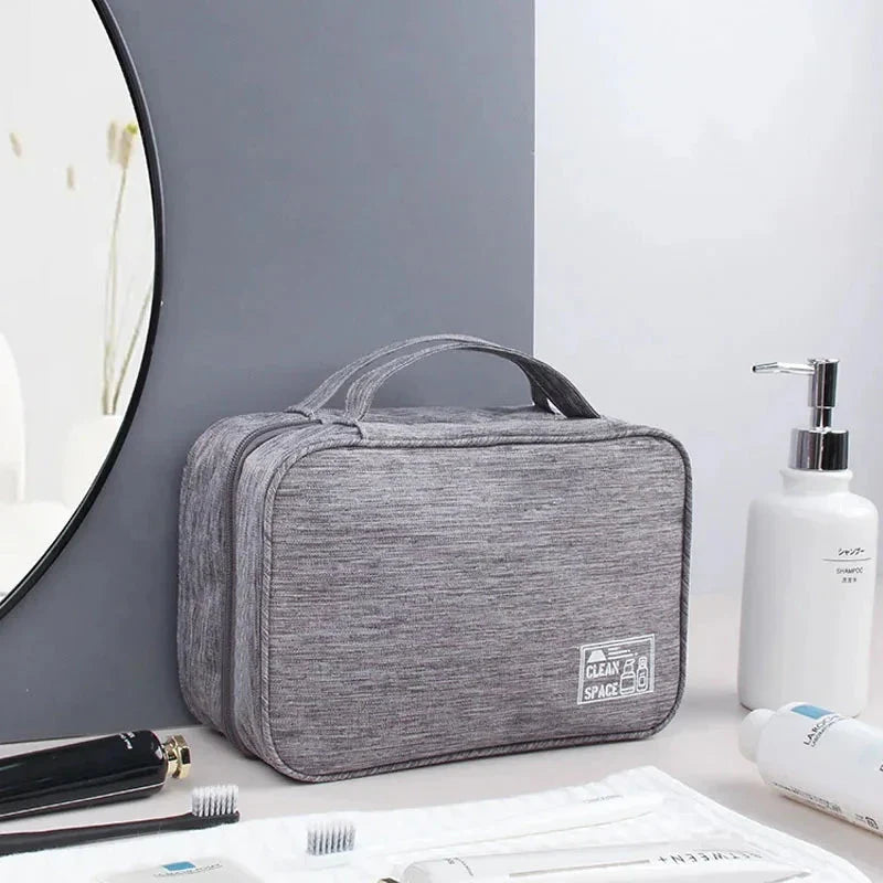 Grande Trousse de Voyage à Suspendre Bleu Marine – vue 3 – Yokabag