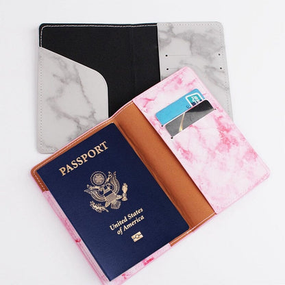 Pochette Passeport Personnalisée pour Couple en Voyage Rose – vue 2 – Yokabag