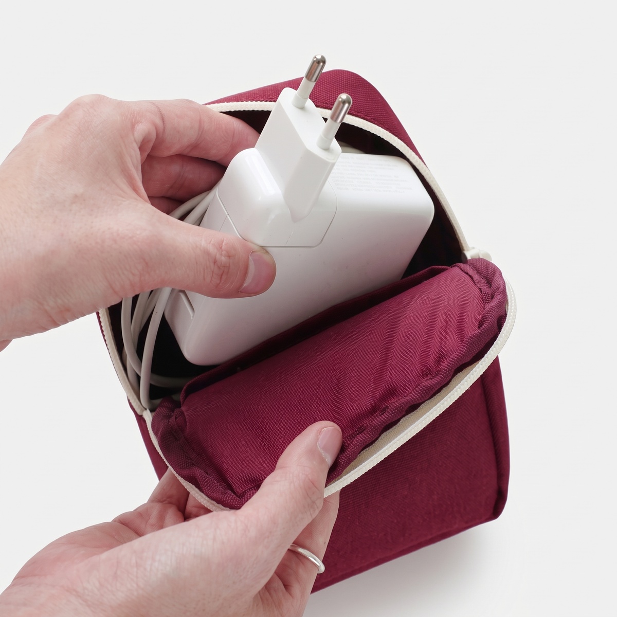 Pochette de Voyage pour Câbles et Chargeurs – vue 9 – Yokabag