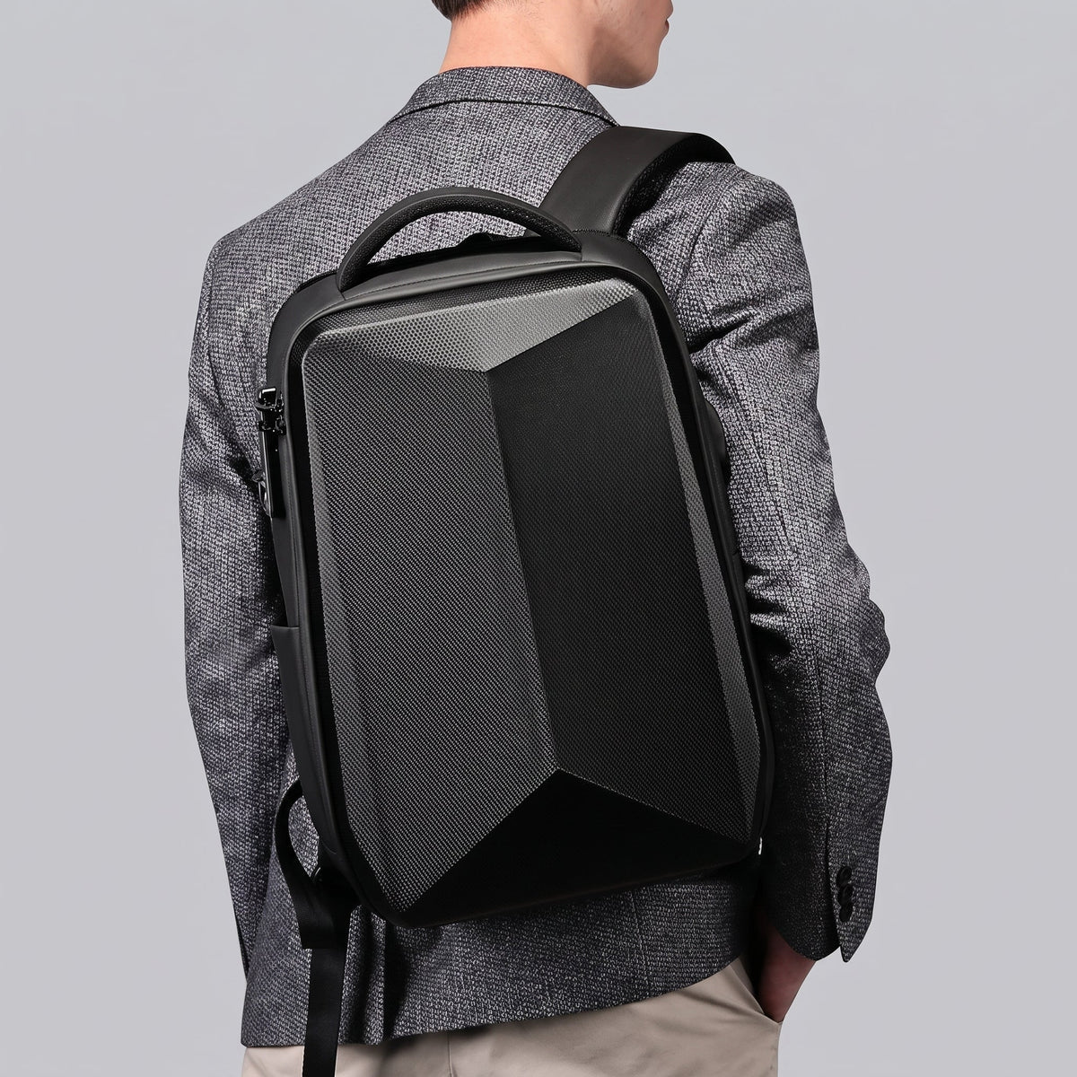 Sac à Dos Sécurisé - avec Coque Rigide et Port USB – vue 6 – Yokabag