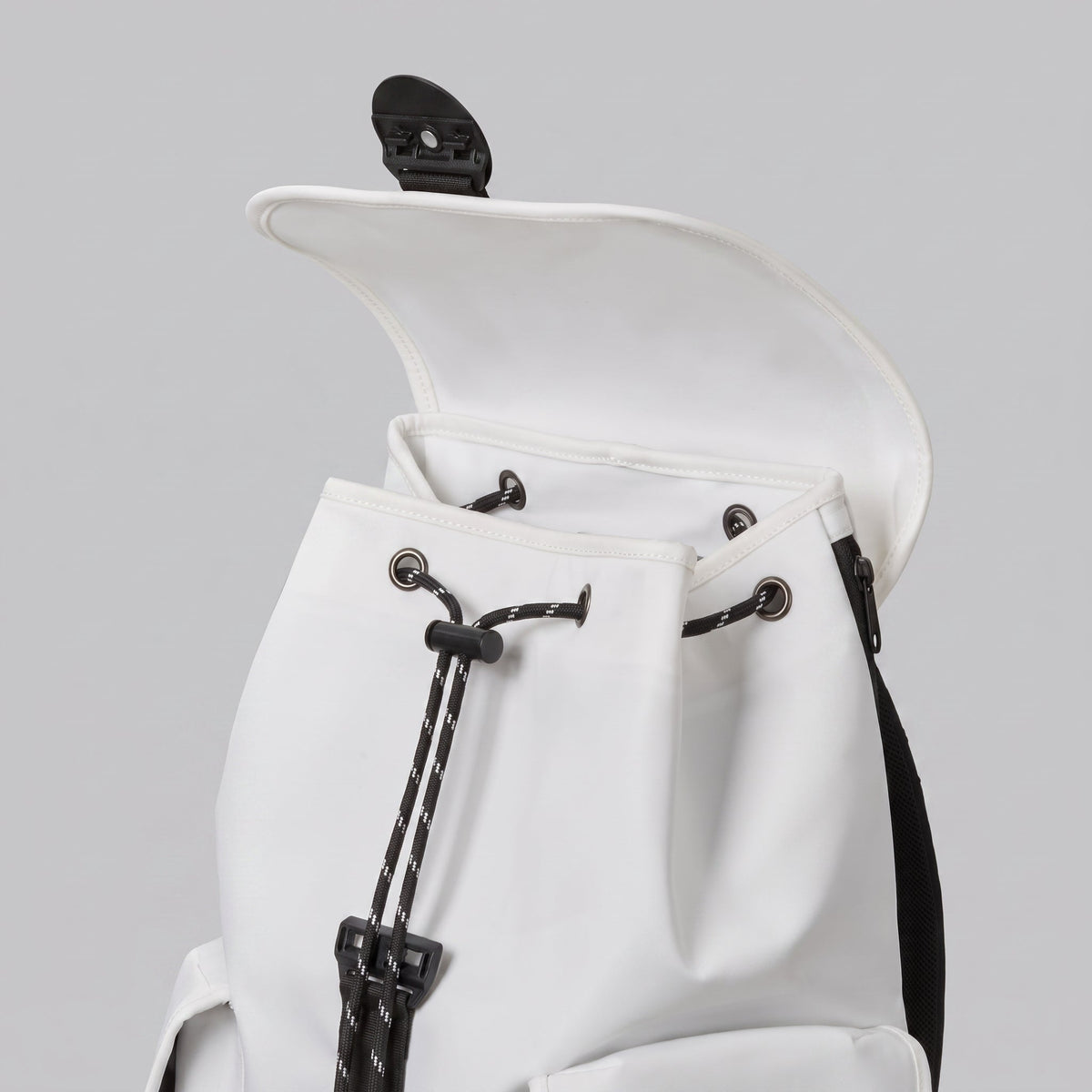 Sac à Dos de Voyage Waterproof & Stylish – vue 4 – Yokabag
