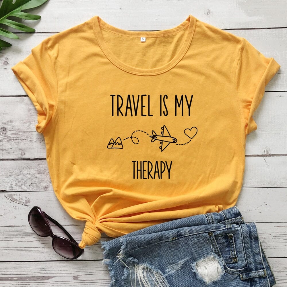 T-Shirt Voyager en Avion Pour Femme - Travel Is My Therapy Pêche – vue 5 – Yokabag