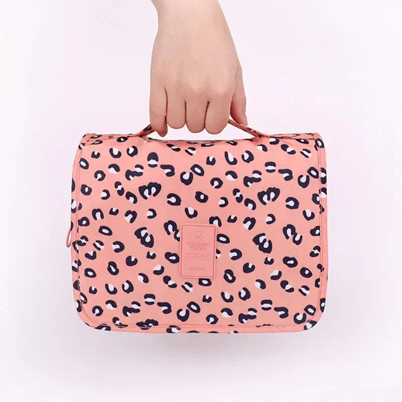 Trousse de Toilette Léopard Adventure – vue 2 – Yokabag