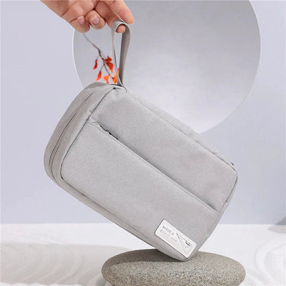 Kit de Voyage Pliable à Suspendre Rose – vue 3 – Yokabag